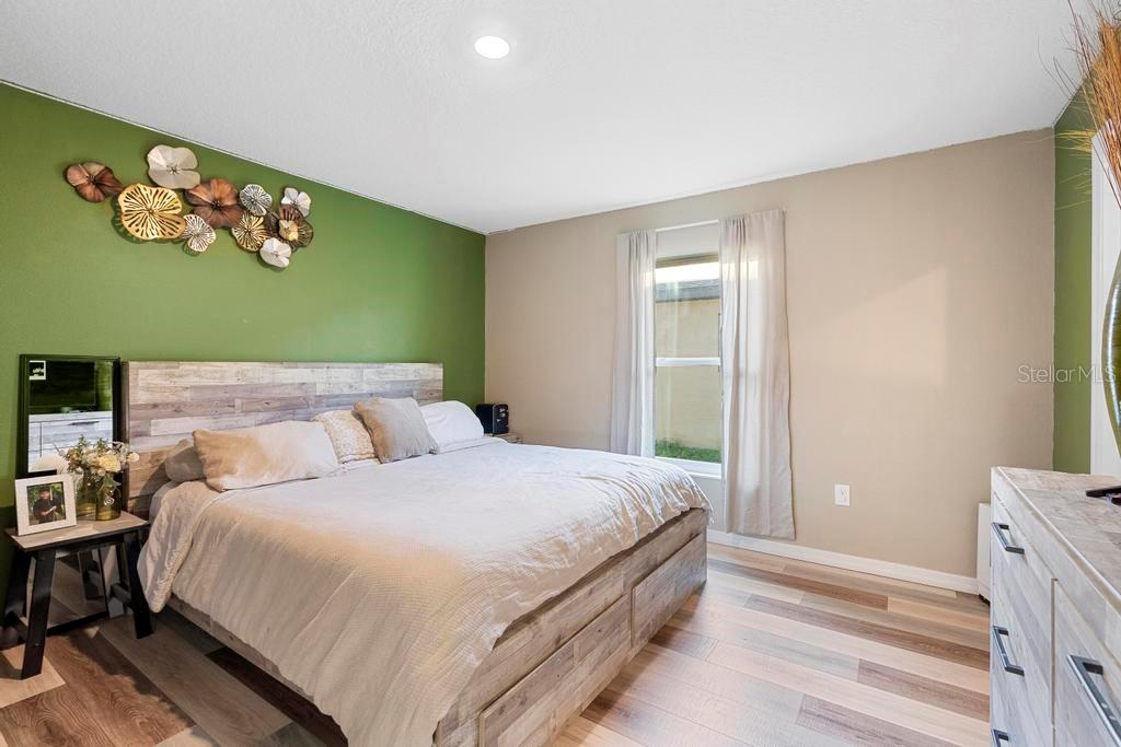 Image 6 of 31 For 440 Kensington View Drive