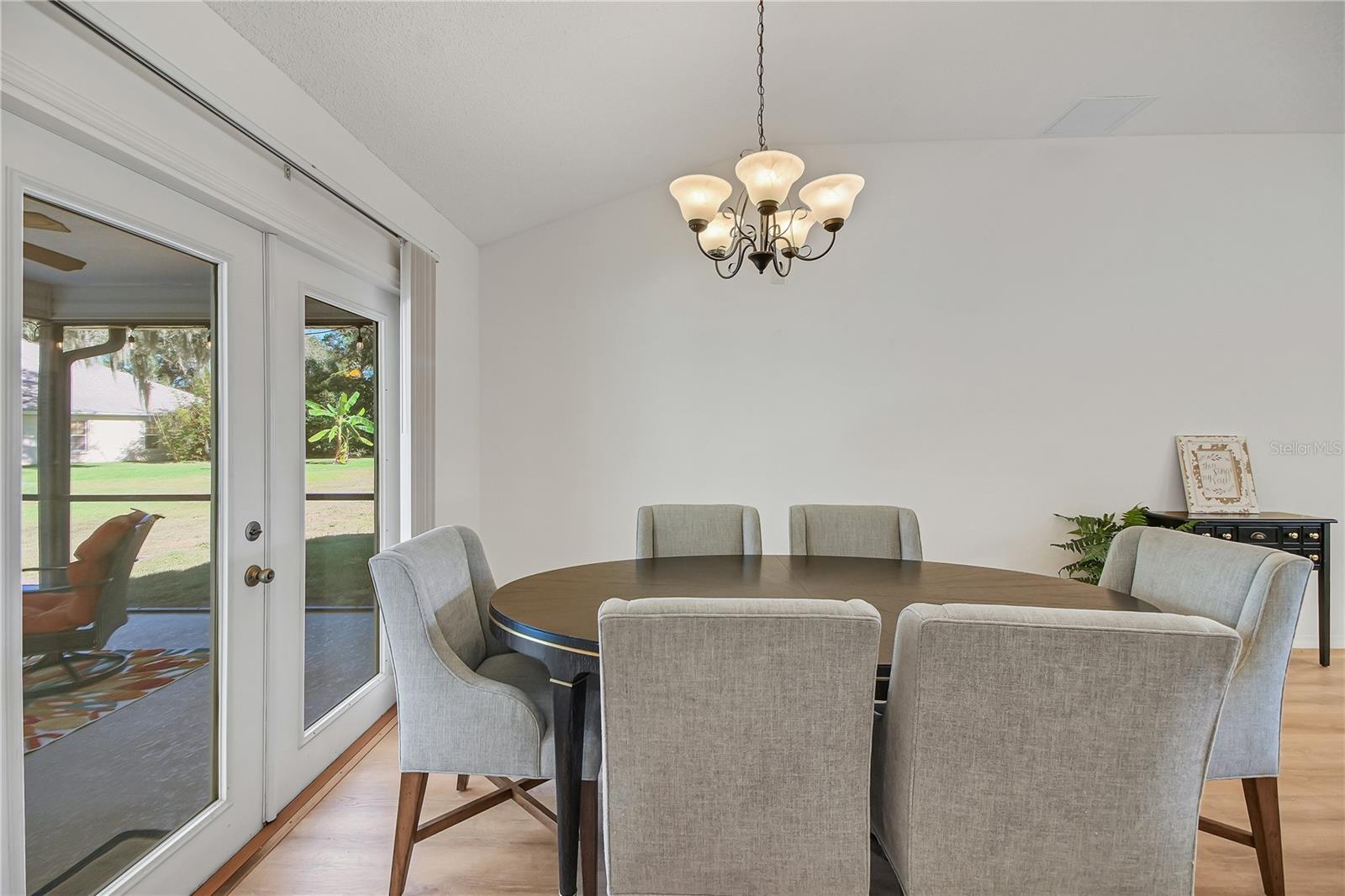 Image 22 of 46 For 1203 Laurel Oak Lane