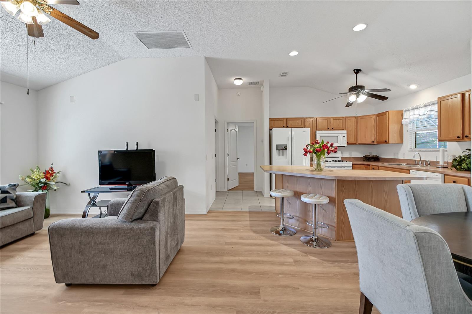 Image 23 of 46 For 1203 Laurel Oak Lane