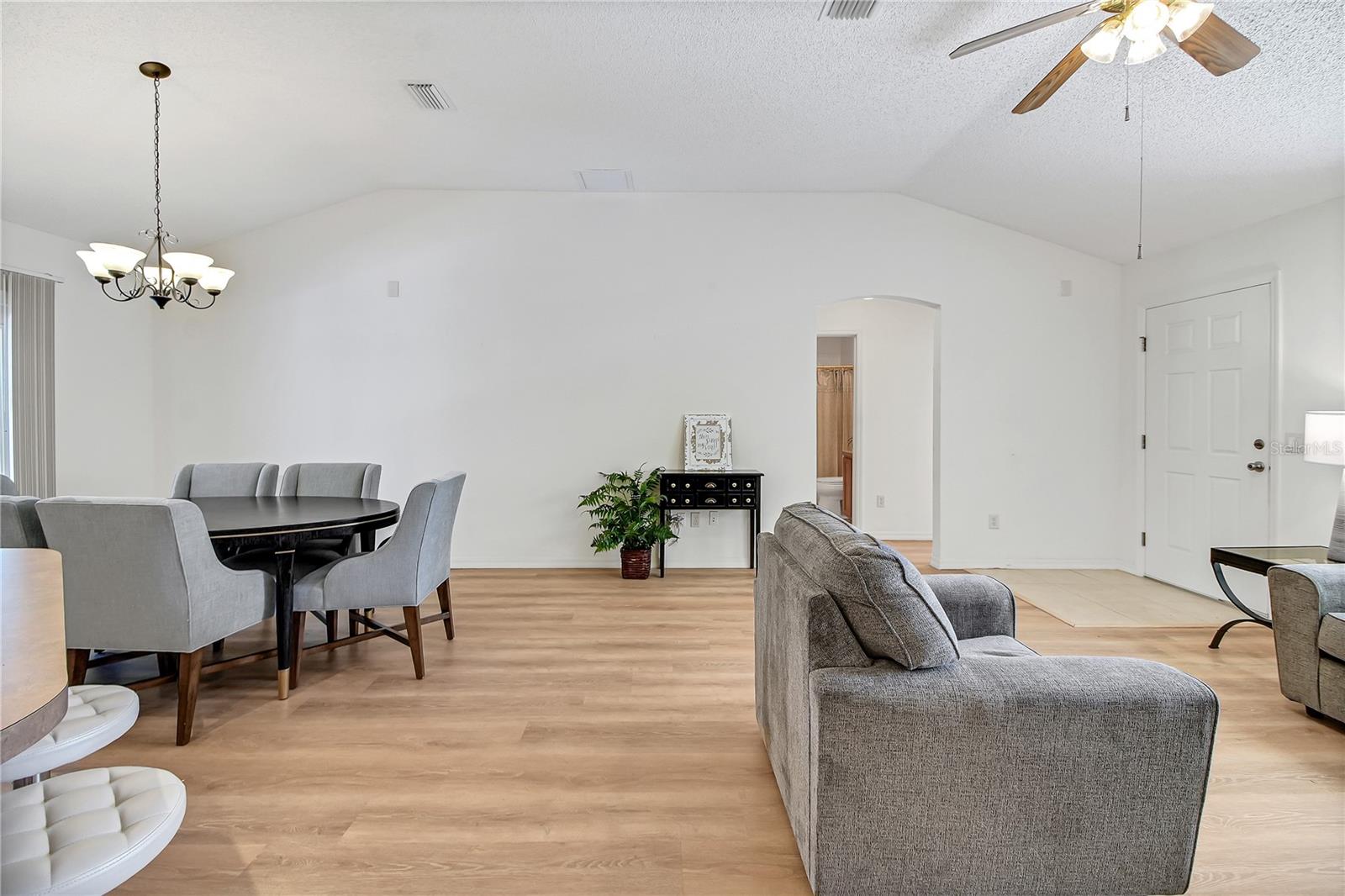 Image 34 of 46 For 1203 Laurel Oak Lane