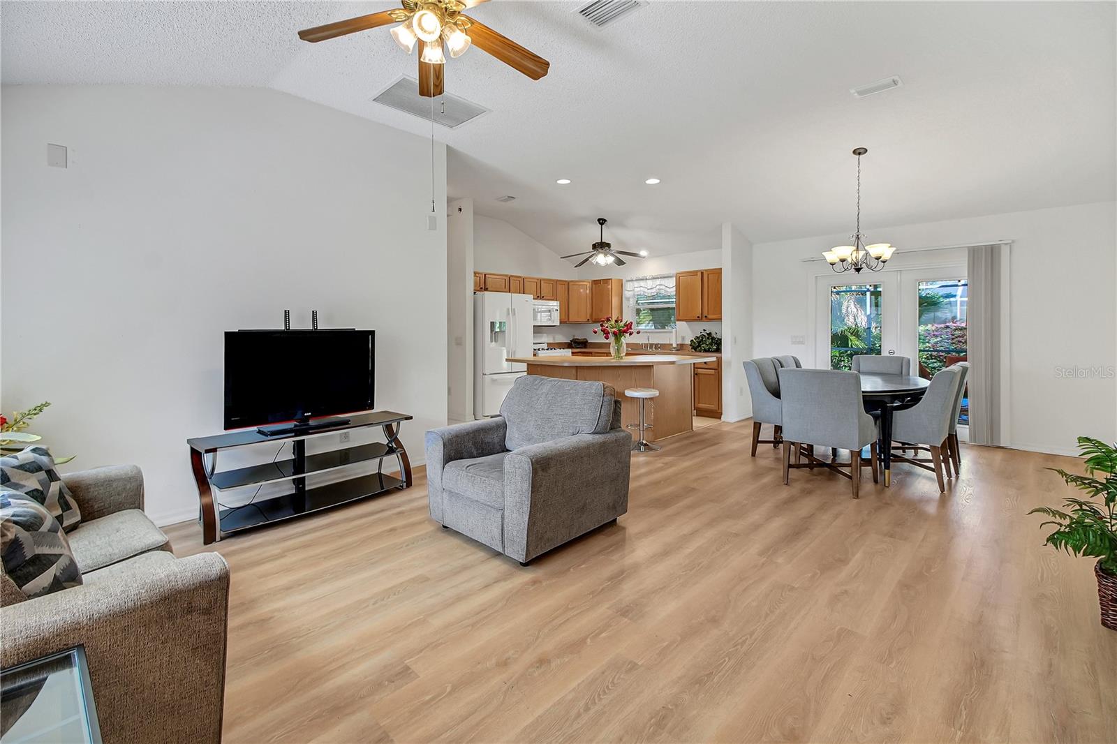 Image 6 of 46 For 1203 Laurel Oak Lane