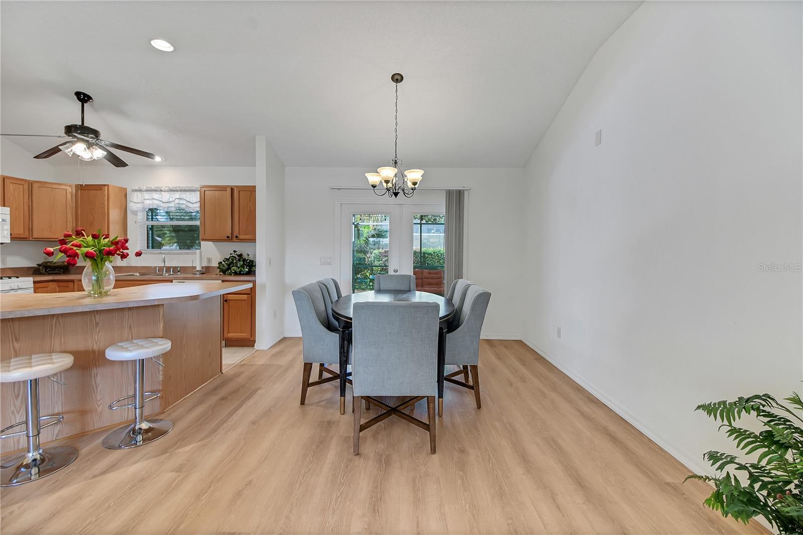 Image 9 of 46 For 1203 Laurel Oak Lane