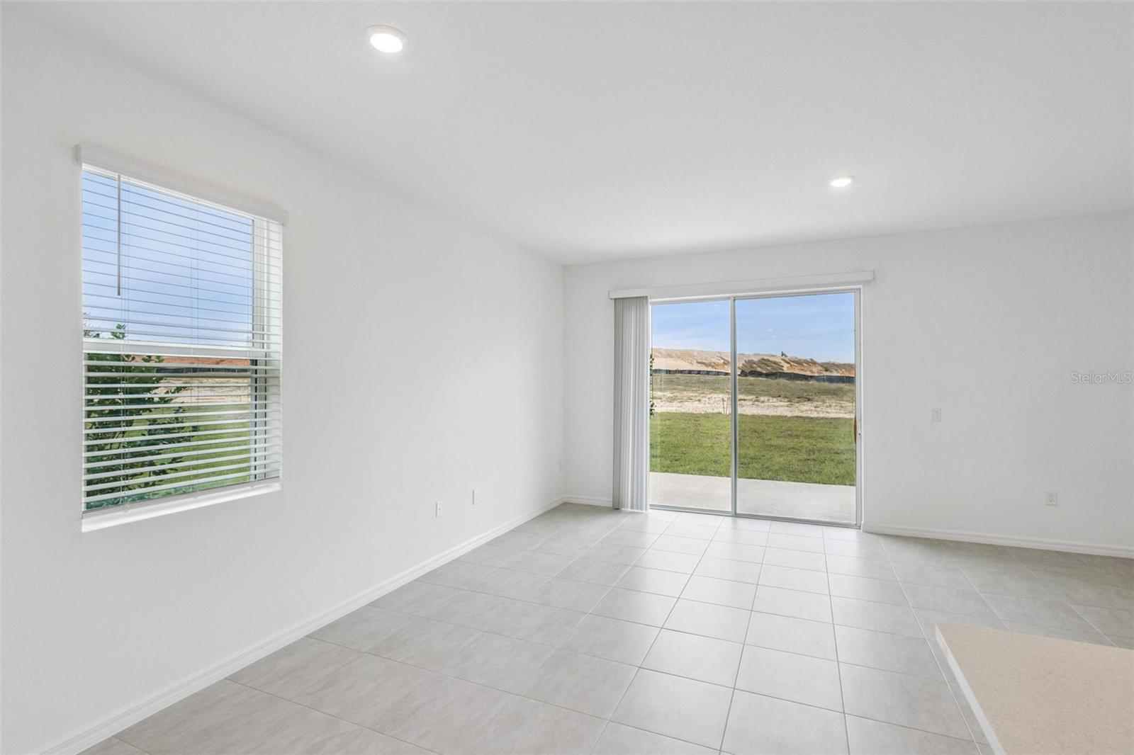 Image 5 of 19 For 7621 Waterscape Drive