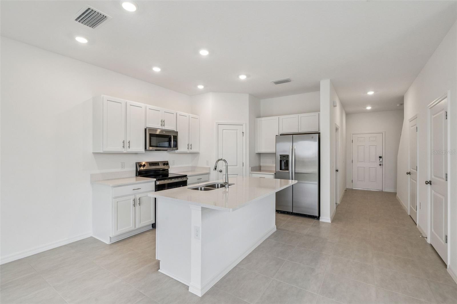 Image 7 of 19 For 7621 Waterscape Drive