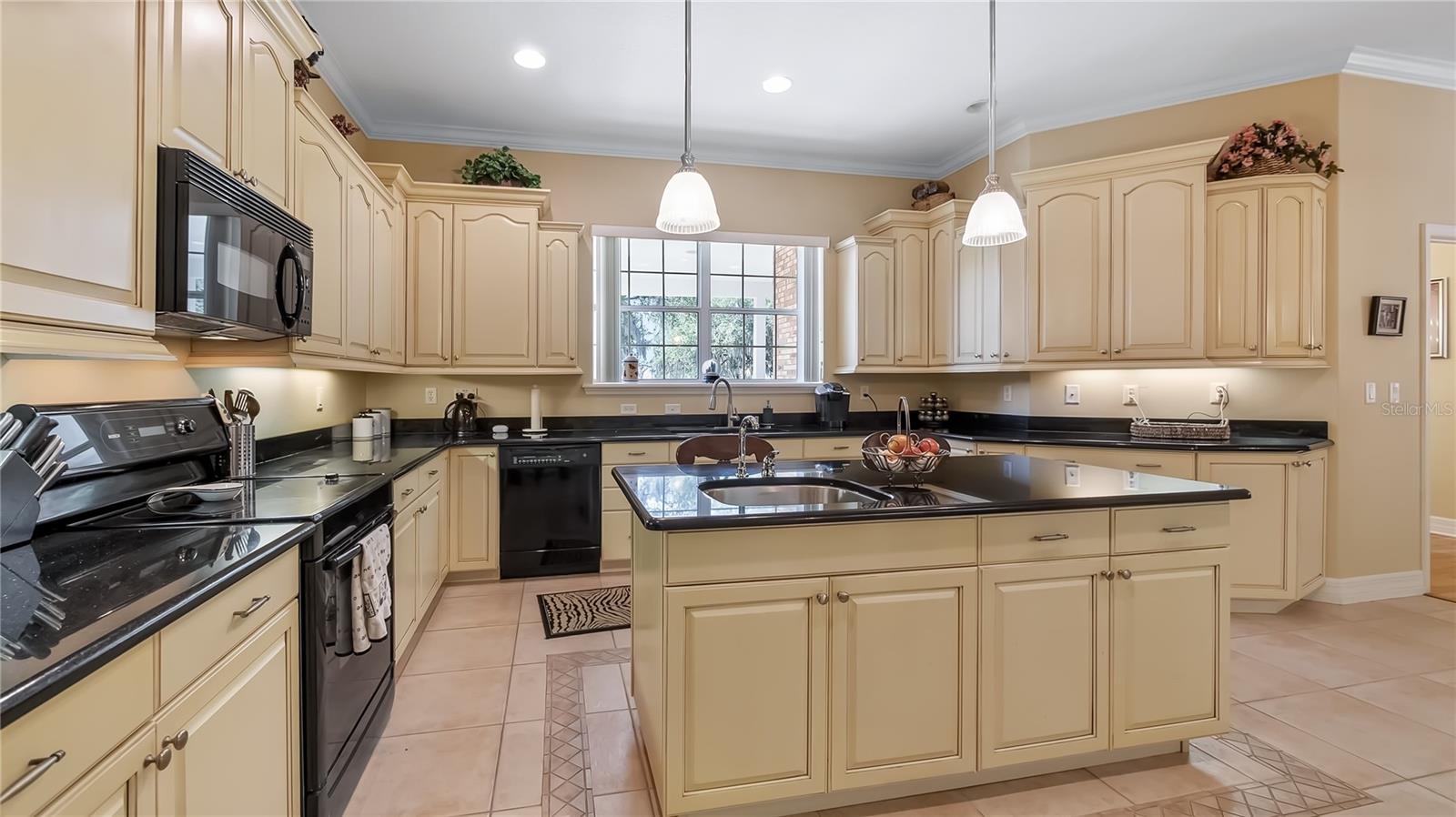 Image 17 of 62 For 10336 Lake Louisa Road