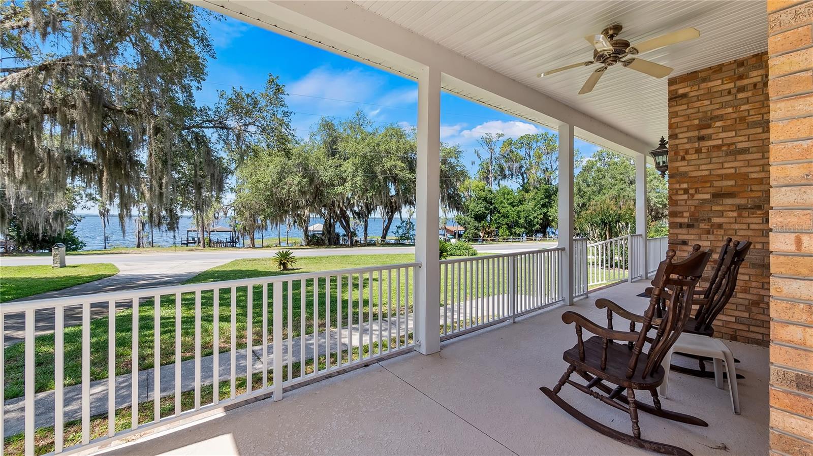 Image 4 of 62 For 10336 Lake Louisa Road