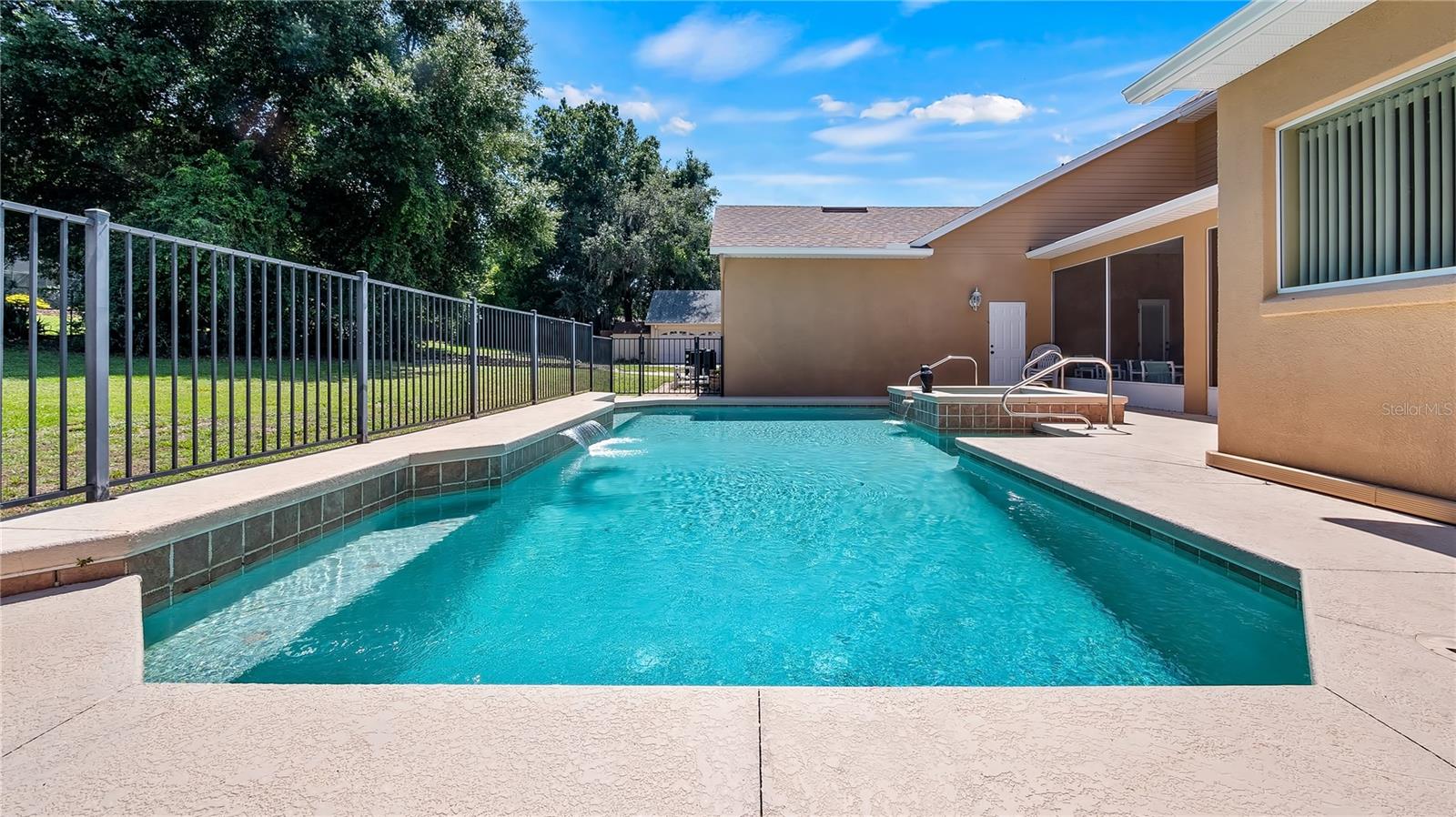 Image 45 of 62 For 10336 Lake Louisa Road