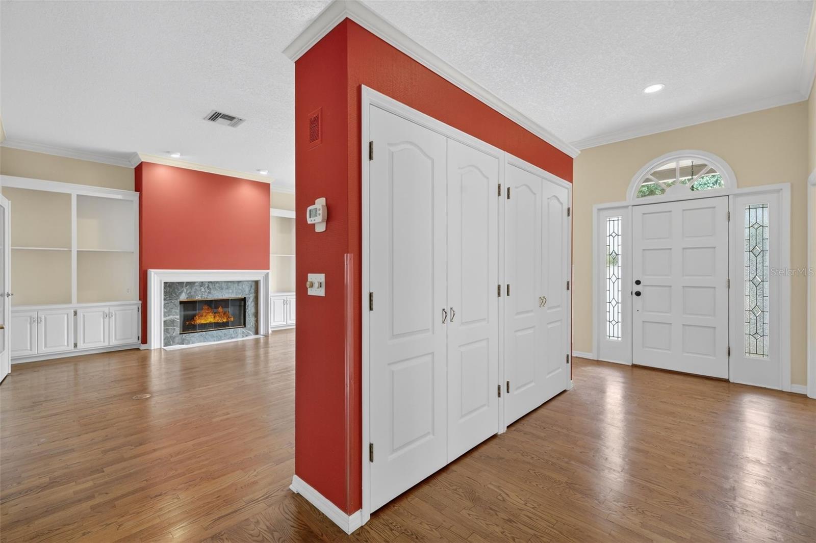 Image 16 of 75 For 629 Sandlake Court