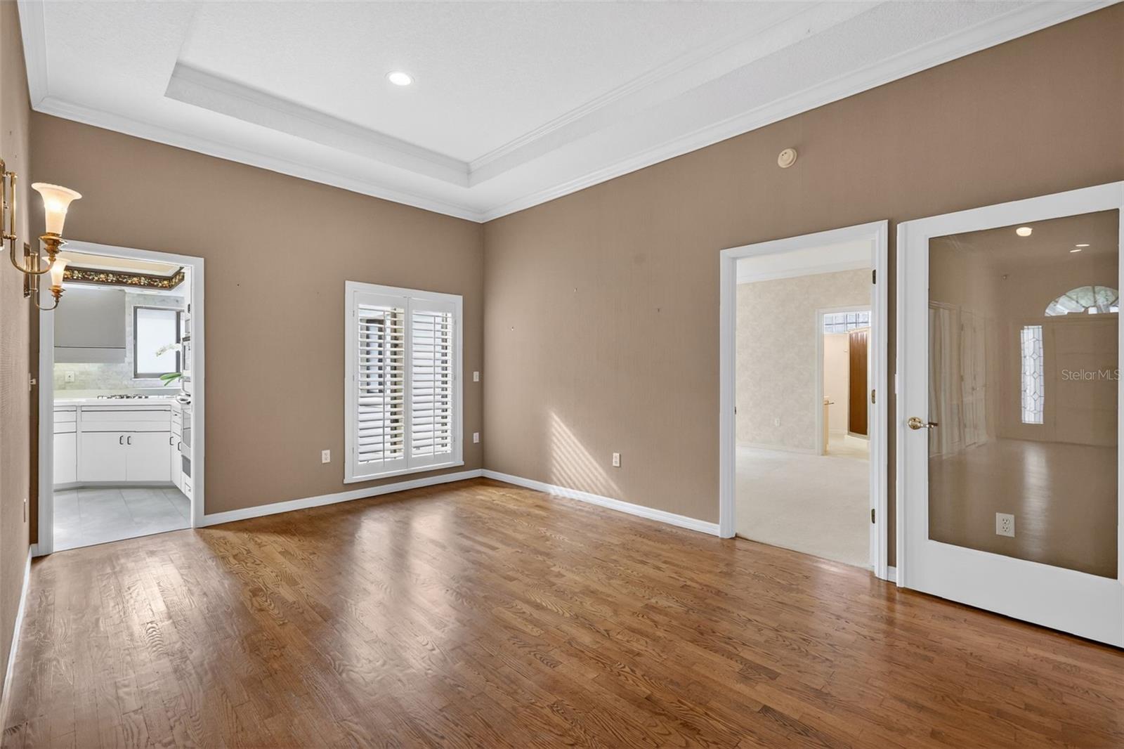 Image 28 of 75 For 629 Sandlake Court