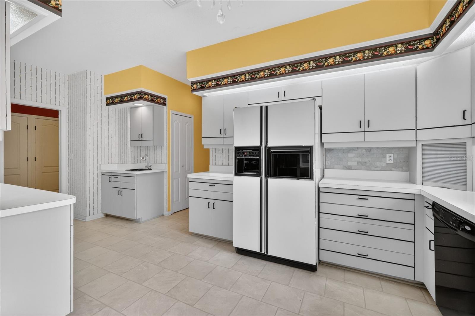 Image 30 of 75 For 629 Sandlake Court