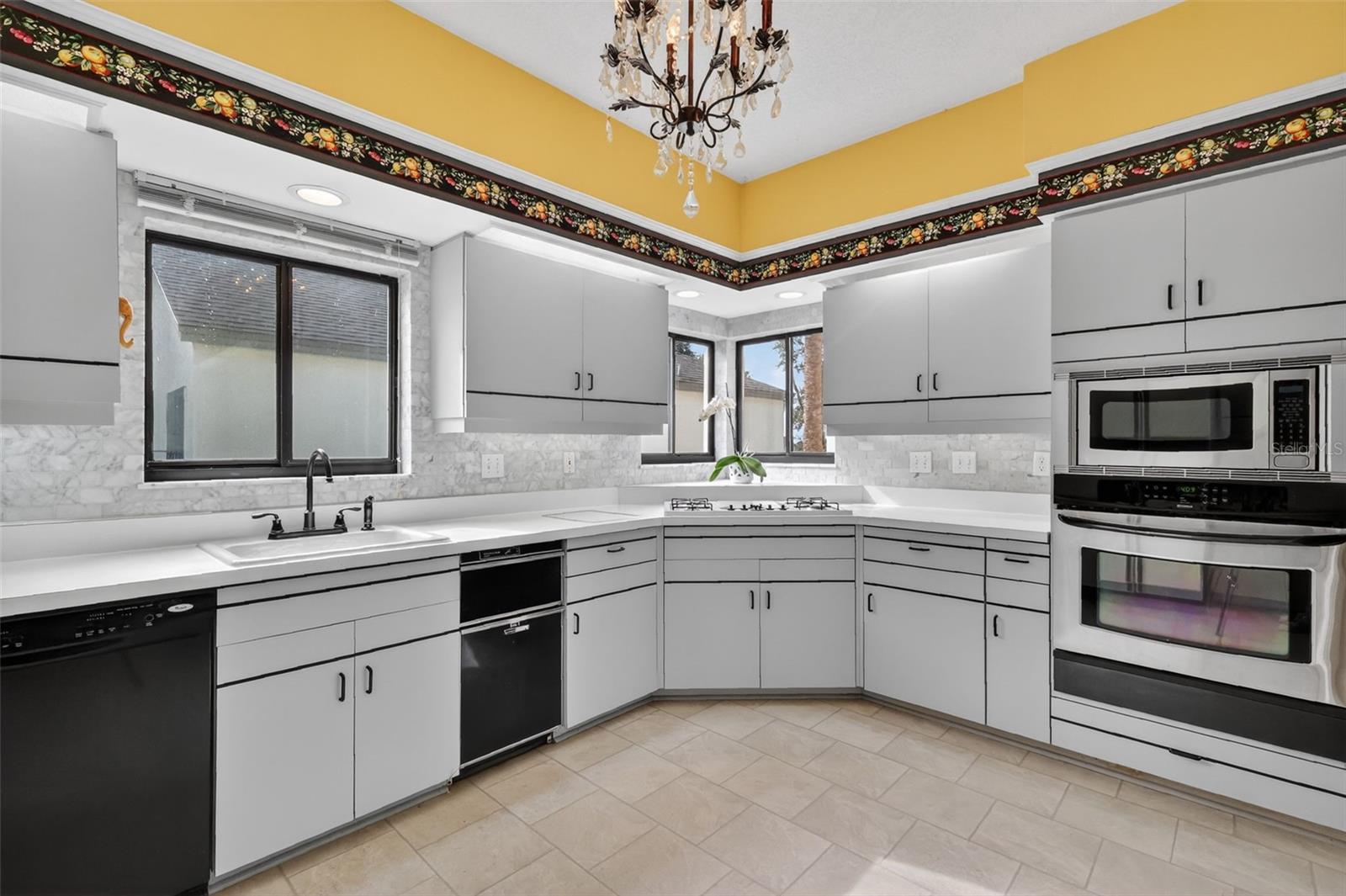 Image 31 of 75 For 629 Sandlake Court