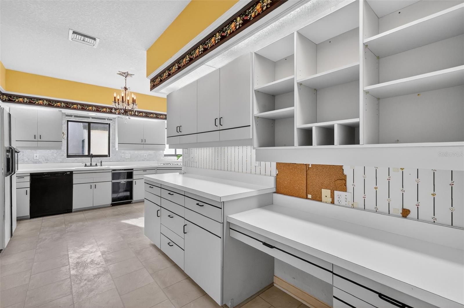 Image 32 of 75 For 629 Sandlake Court