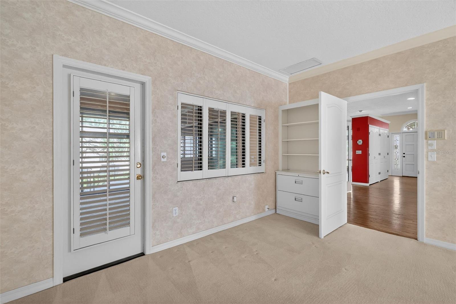 Image 35 of 75 For 629 Sandlake Court