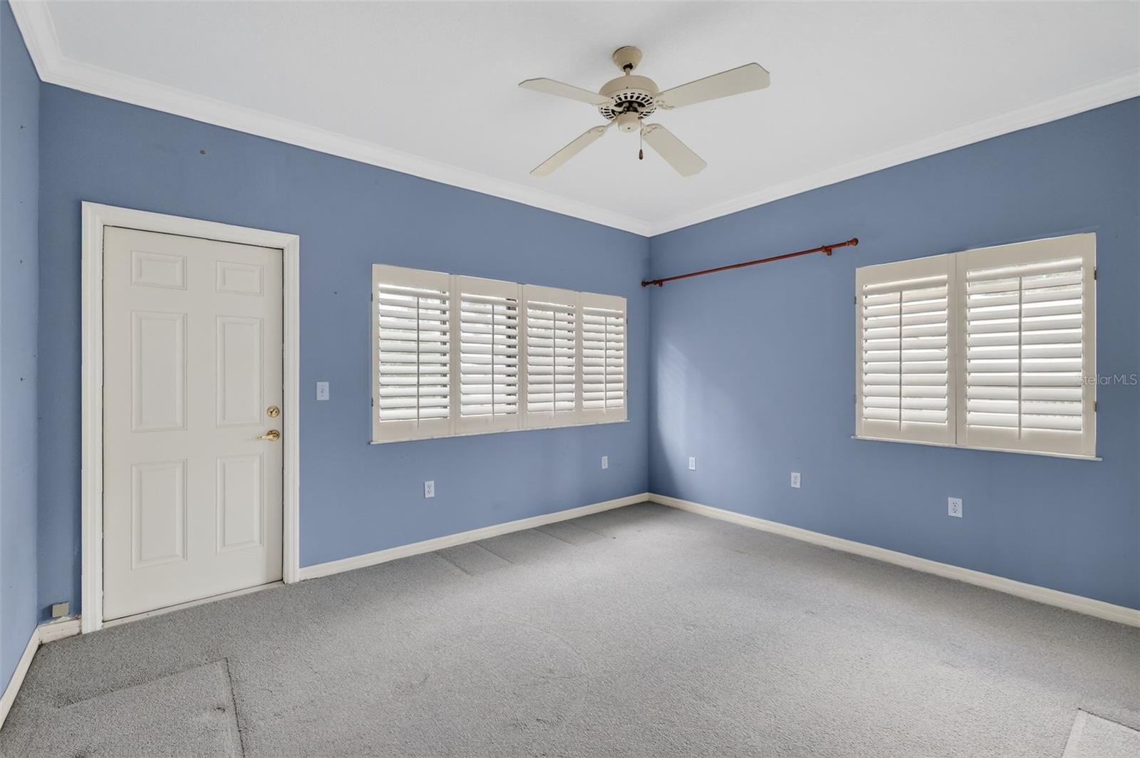 Image 44 of 75 For 629 Sandlake Court