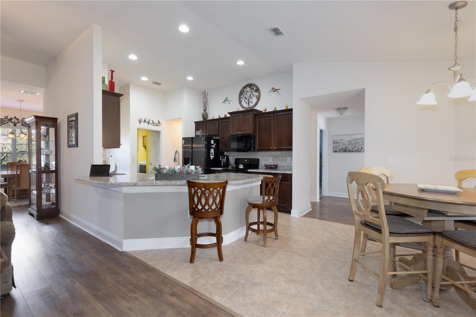 Image 17 of 44 For 2030 Angel Fish Loop