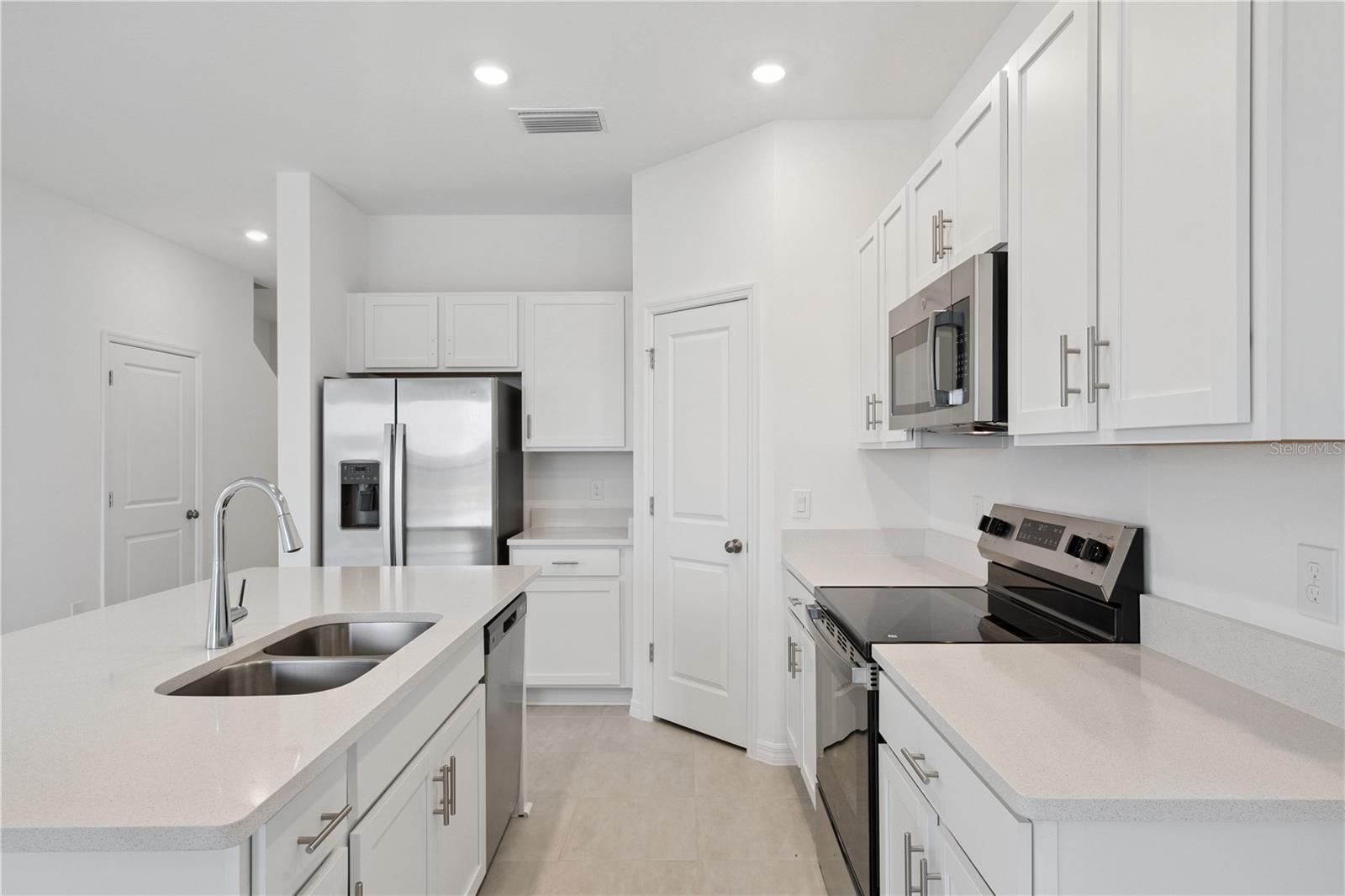 Image 3 of 16 For 7619 Waterscape Drive