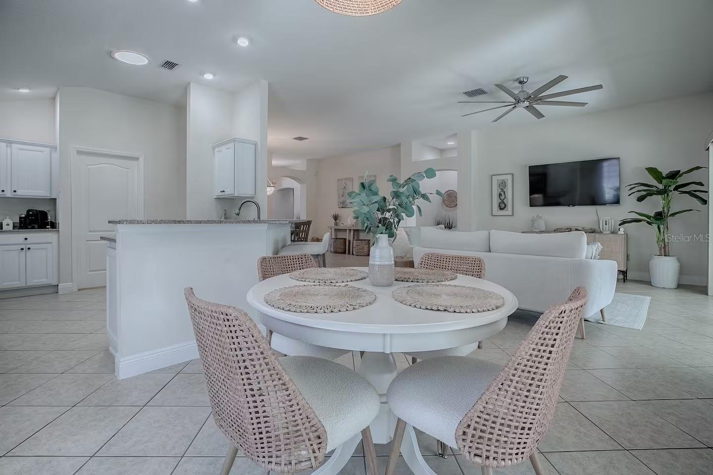 Image 15 of 59 For 1064 Alcove Loop