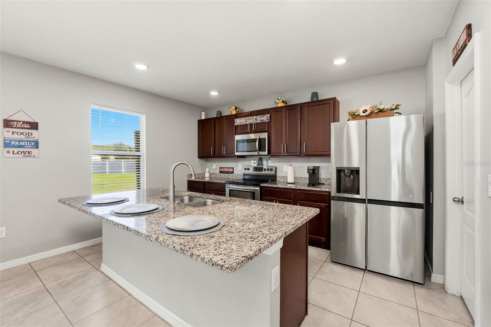 Image 18 of 49 For 3060 Bethpage Loop