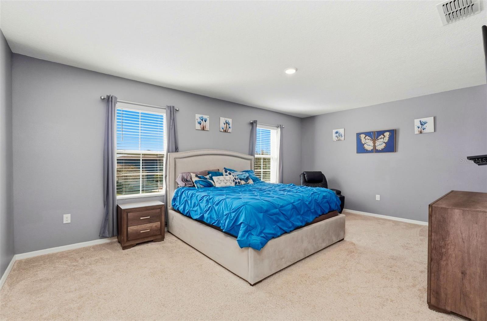 Image 27 of 49 For 3060 Bethpage Loop