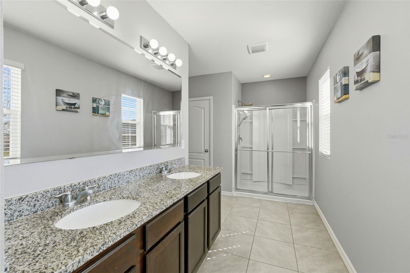 Image 29 of 49 For 3060 Bethpage Loop