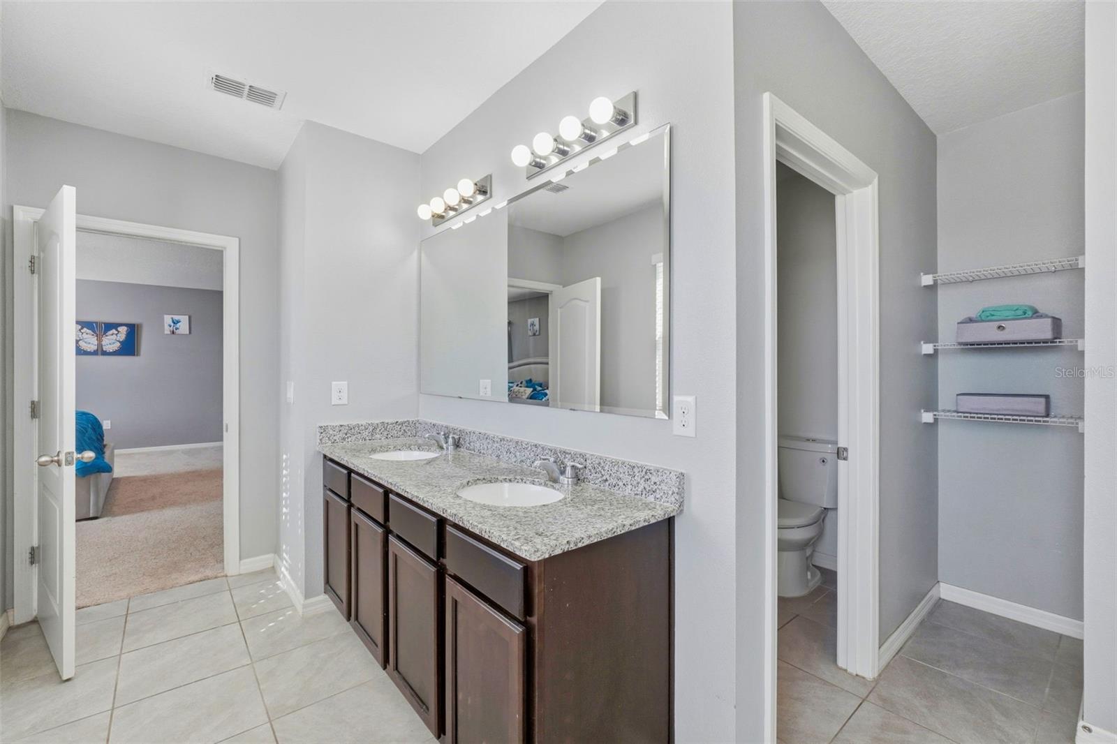 Image 30 of 49 For 3060 Bethpage Loop