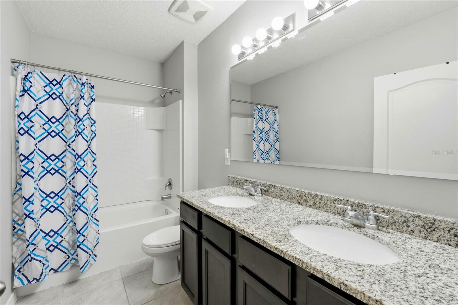 Image 32 of 49 For 3060 Bethpage Loop