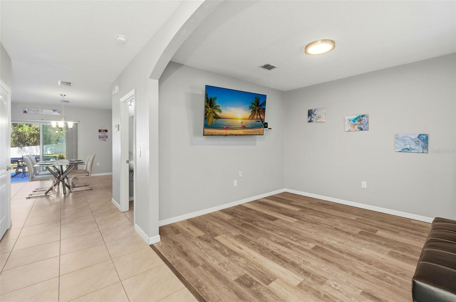 Image 8 of 49 For 3060 Bethpage Loop