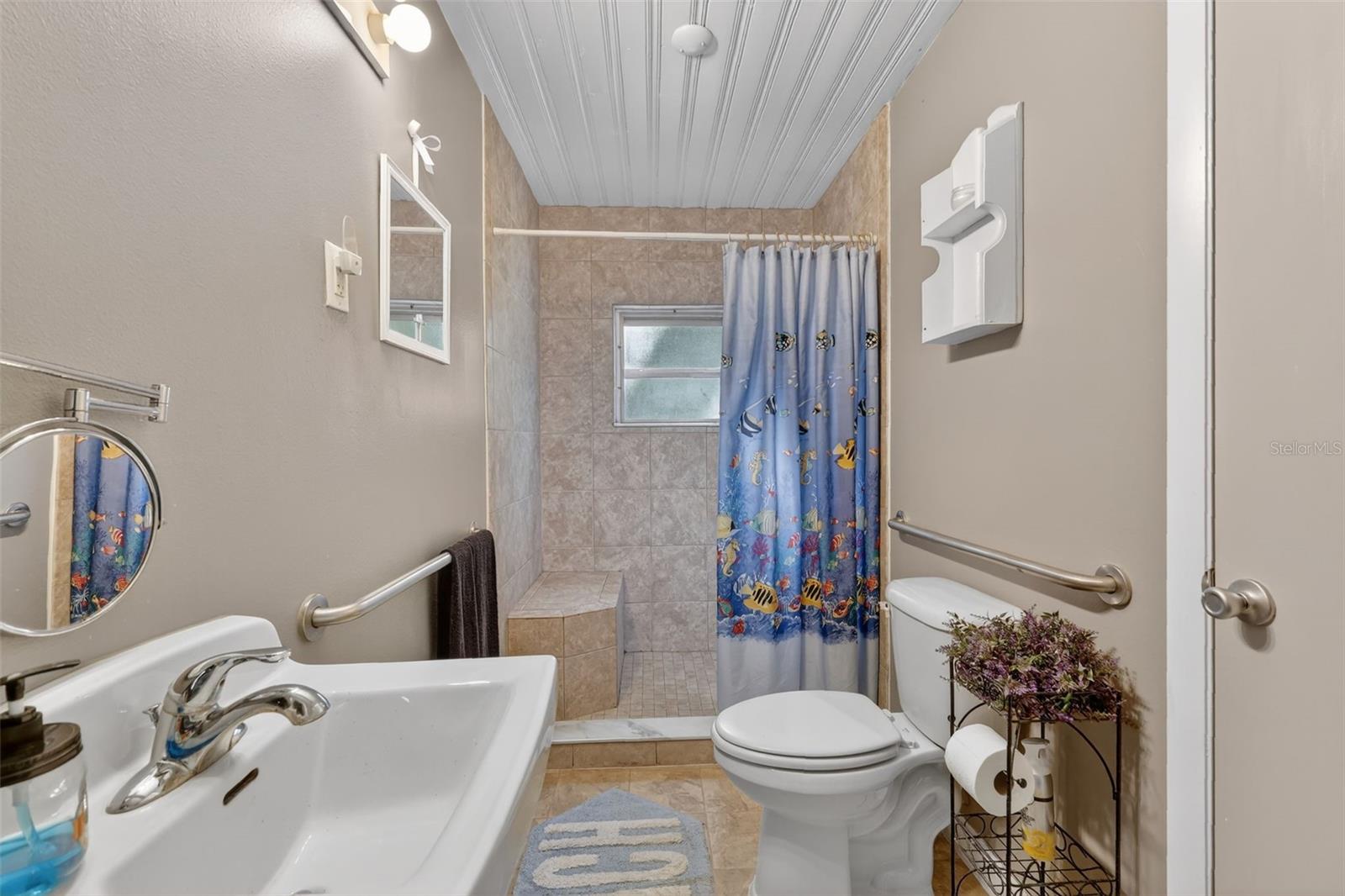 Image 19 of 27 For 8481 Cr 636  