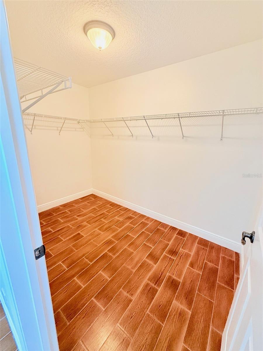 Image 28 of 37 For 995 Joiner Place