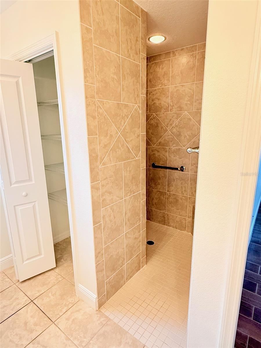 Image 30 of 37 For 995 Joiner Place