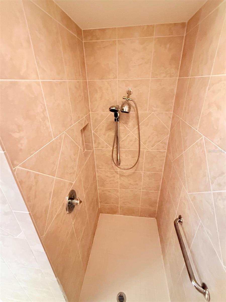 Image 31 of 37 For 995 Joiner Place