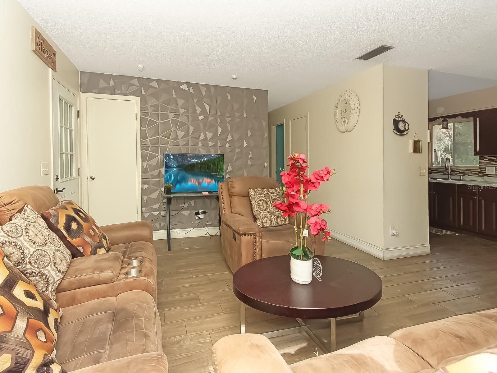 Image 7 of 22 For 4173 Signal Hill Road