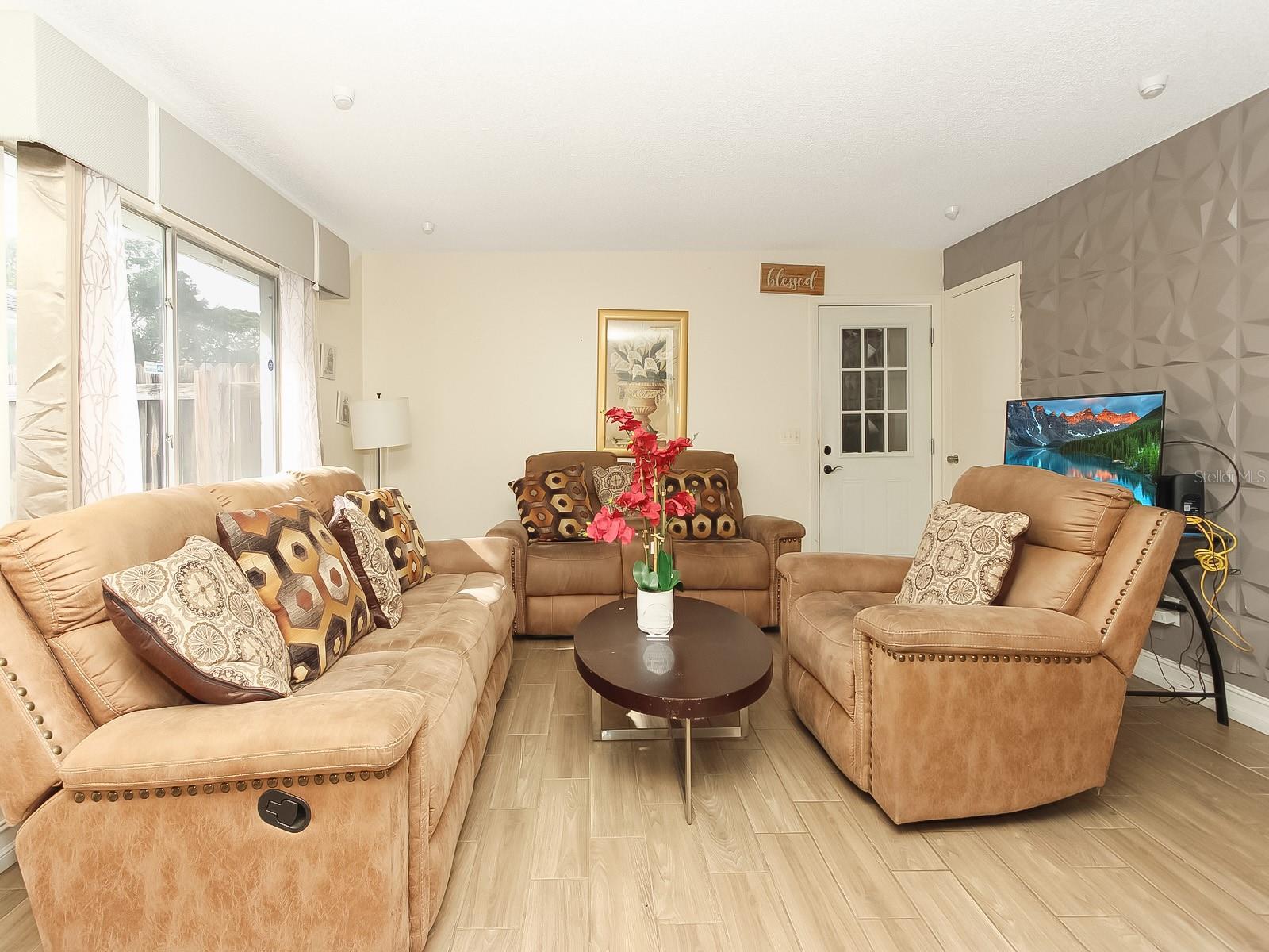 Image 9 of 22 For 4173 Signal Hill Road