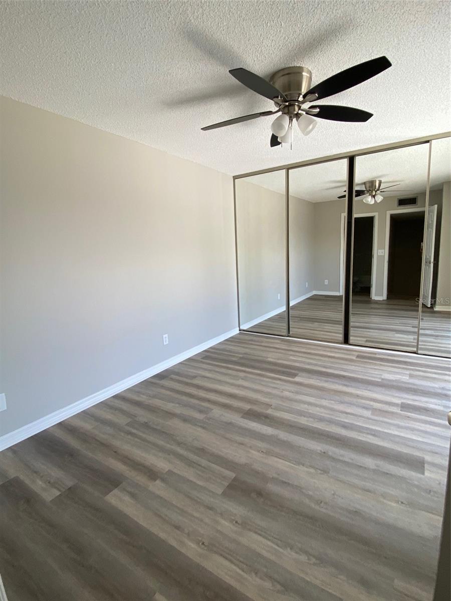 Image 16 of 27 For 1004 Royal Oak Boulevard