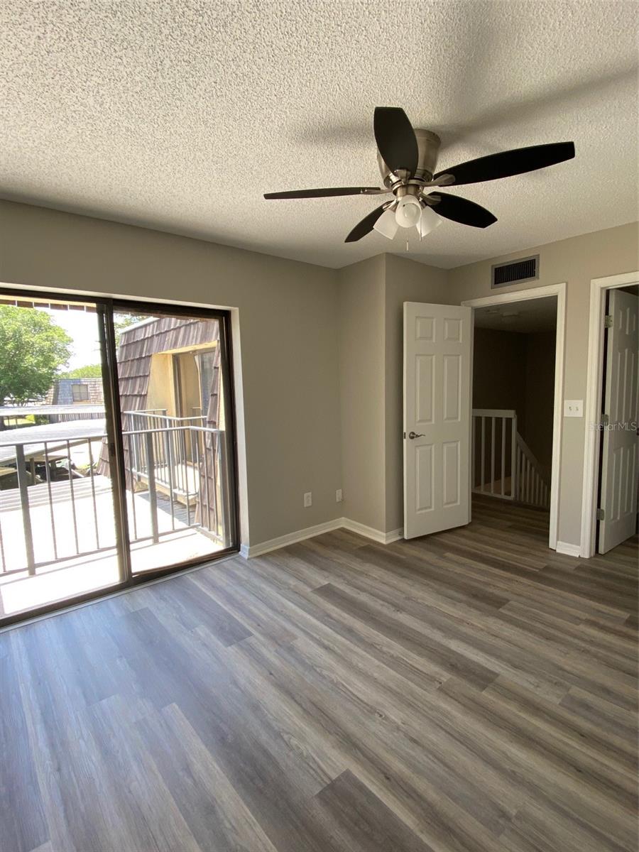 Image 17 of 27 For 1004 Royal Oak Boulevard