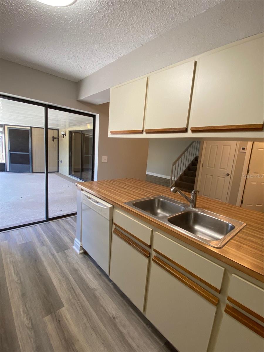 Image 2 of 27 For 1004 Royal Oak Boulevard