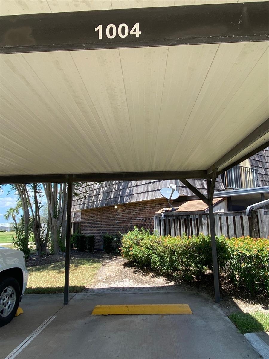 Image 22 of 27 For 1004 Royal Oak Boulevard