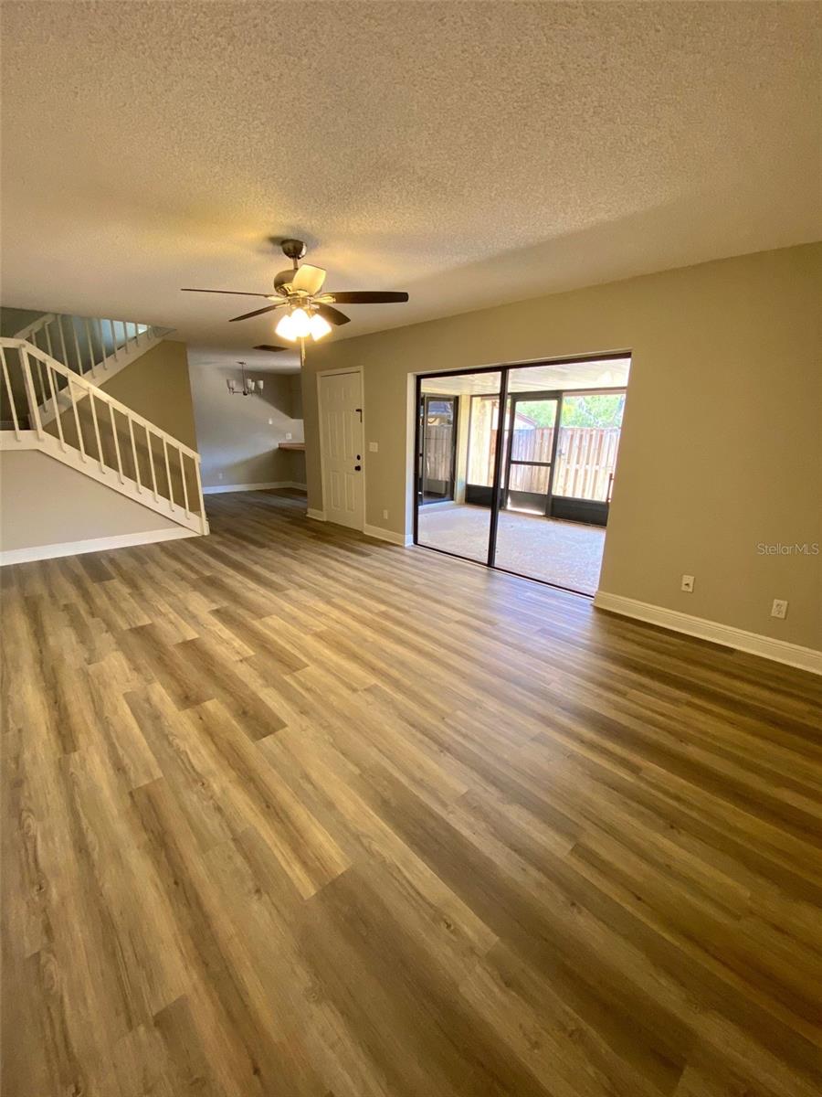 Image 4 of 27 For 1004 Royal Oak Boulevard