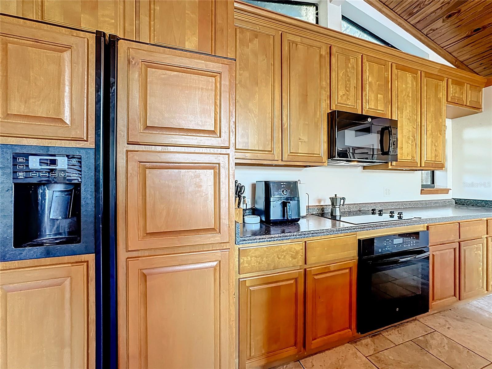 Image 12 of 54 For 609 Homer Street