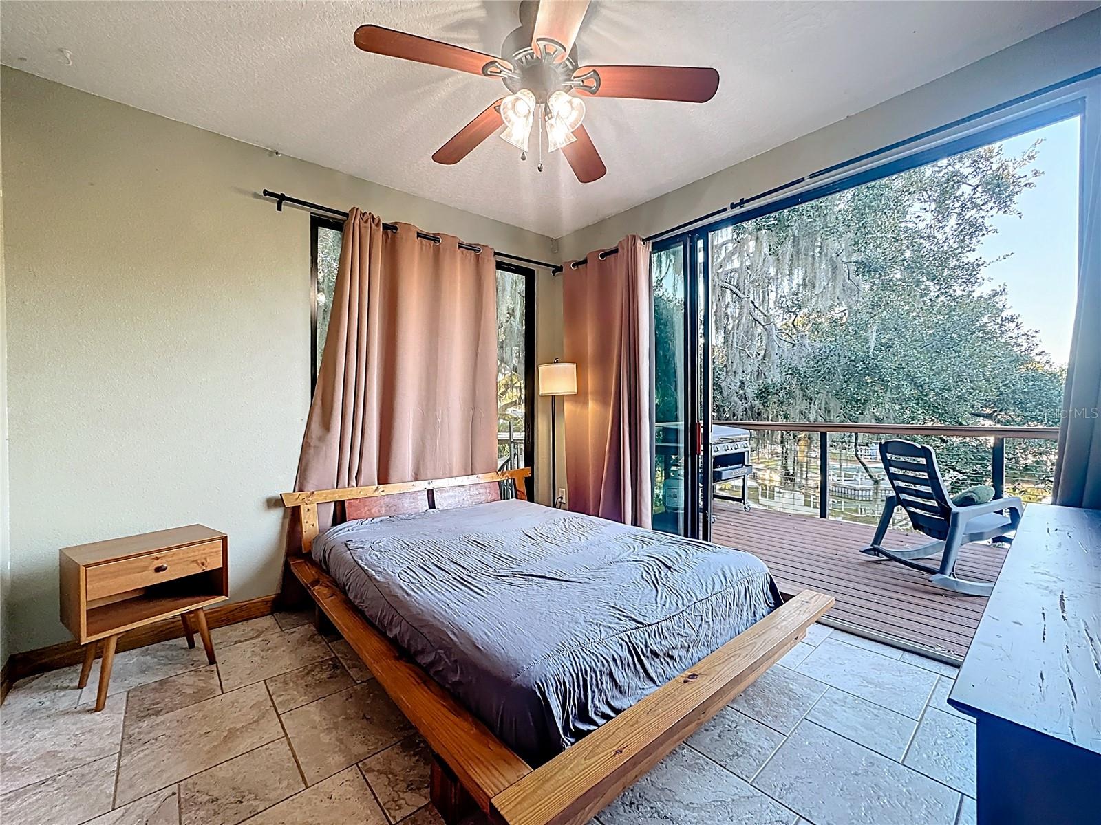 Image 21 of 54 For 609 Homer Street