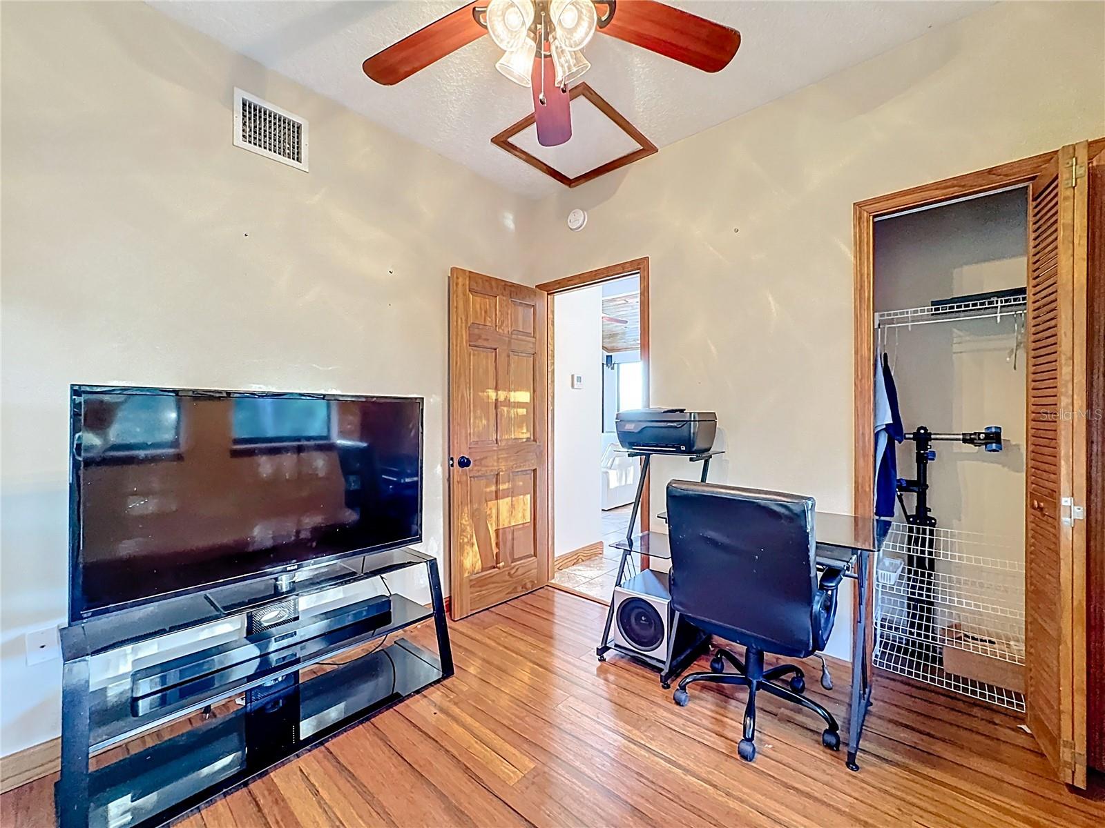 Image 26 of 54 For 609 Homer Street