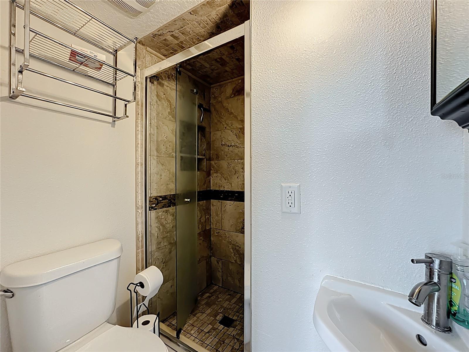 Image 28 of 54 For 609 Homer Street