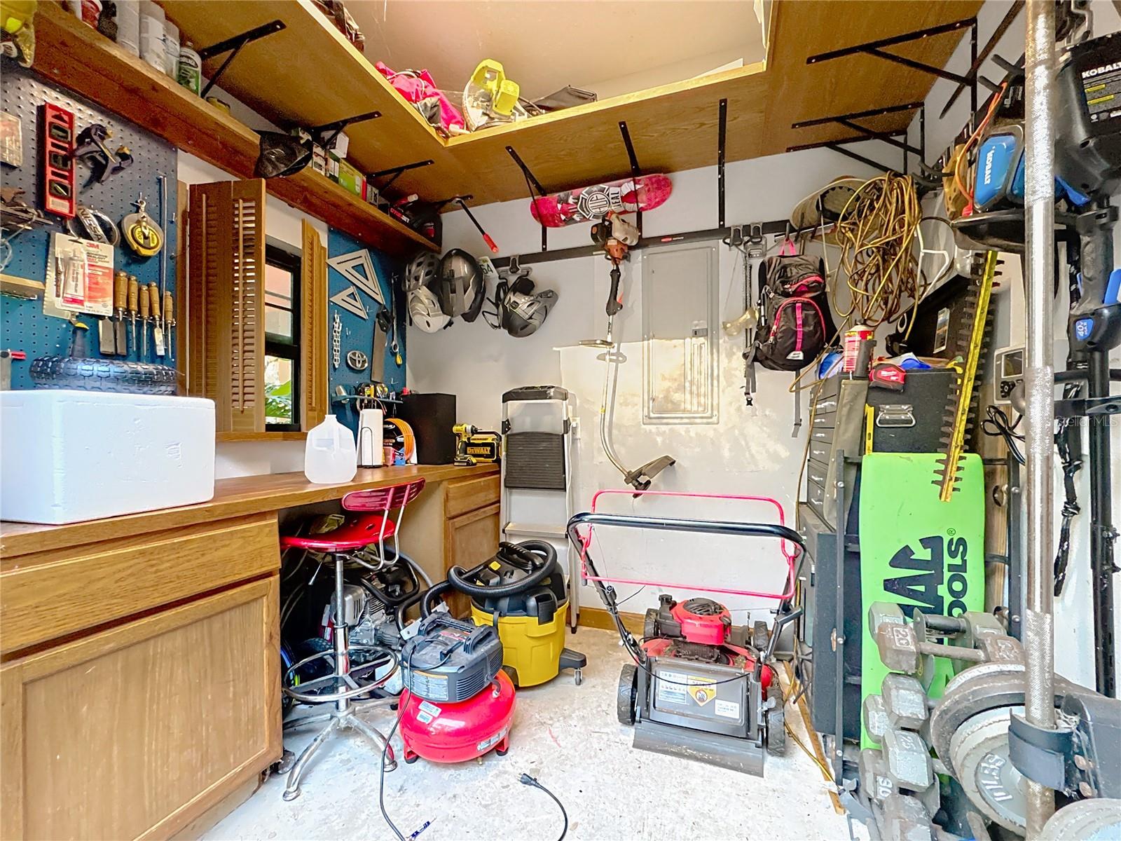 Image 31 of 54 For 609 Homer Street