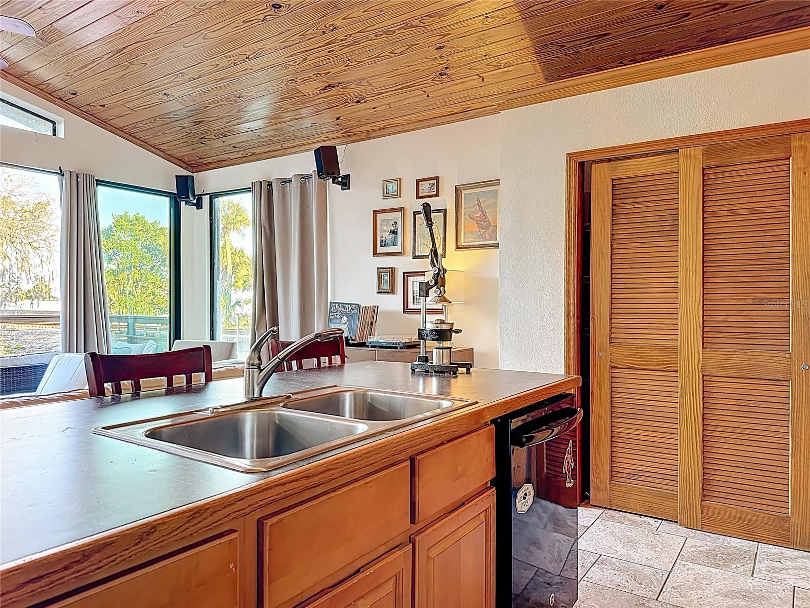 Image 8 of 54 For 609 Homer Street