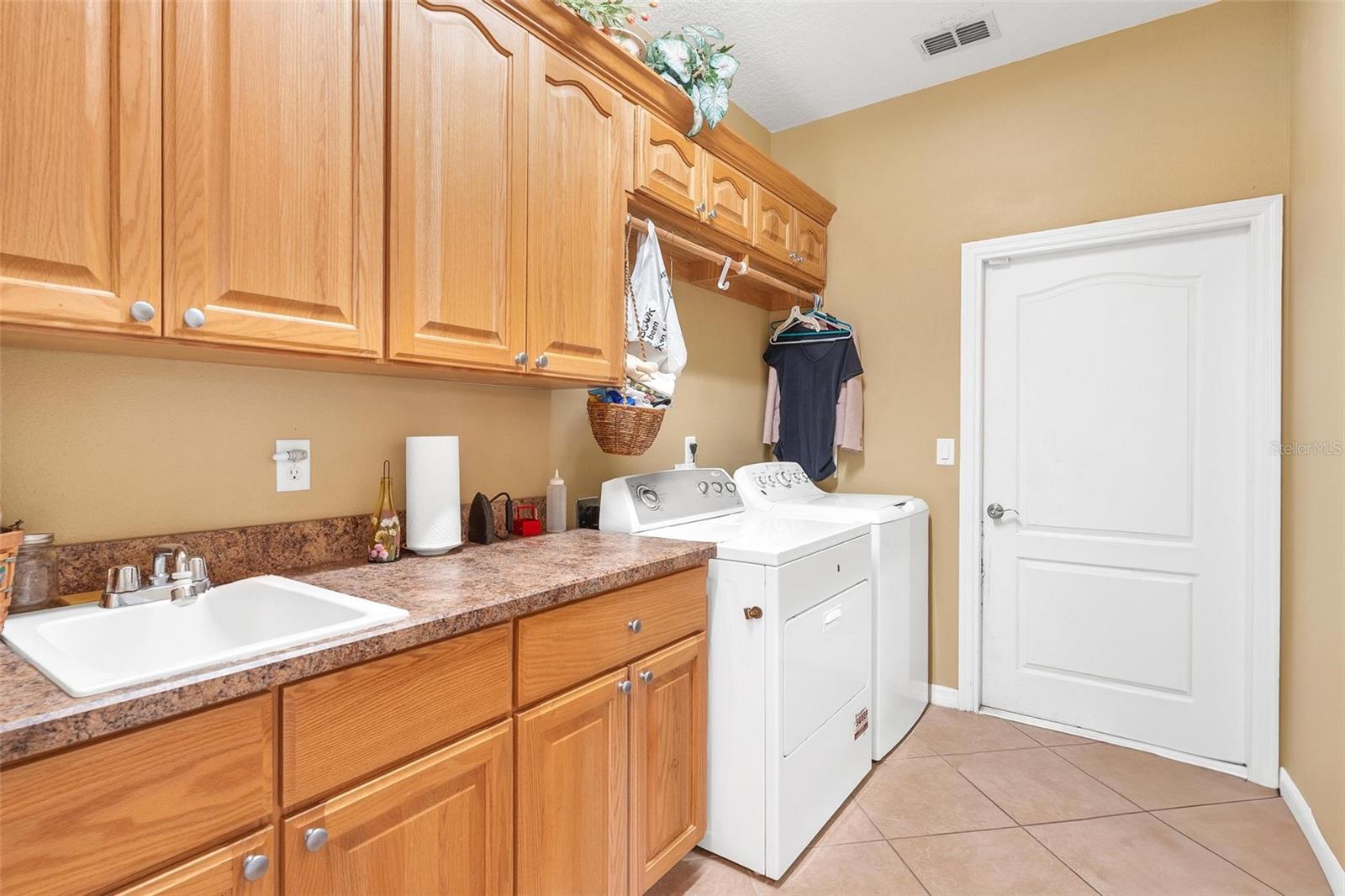 Image 44 of 63 For 81 Twin Lake Circle