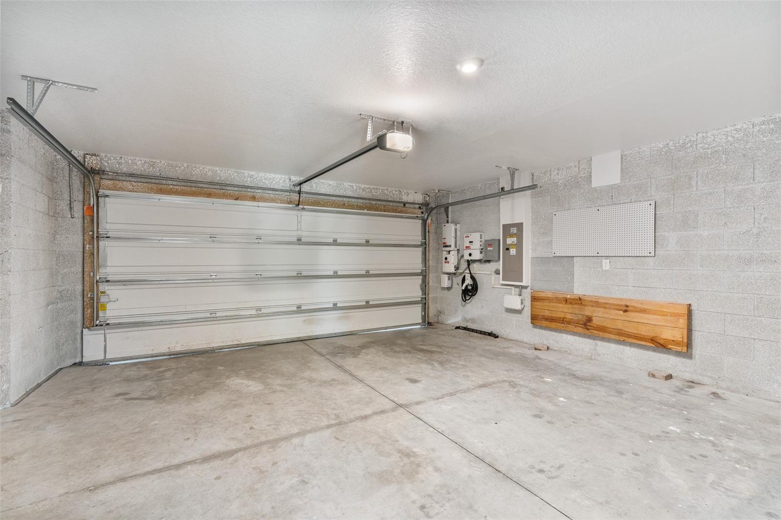 Image 35 of 38 For 1463 Swan Court