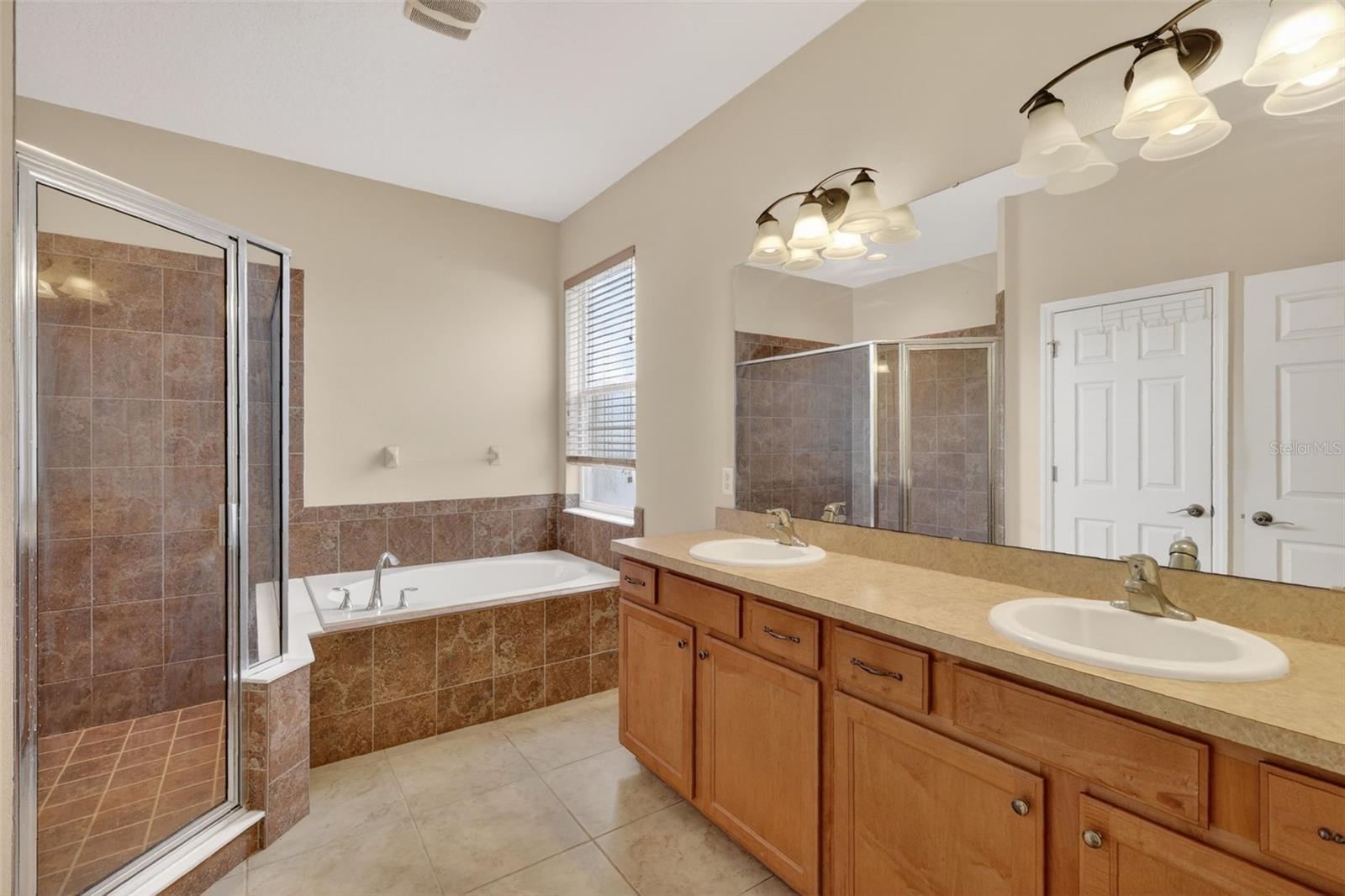 Image 16 of 30 For 2598 Plumadore Drive