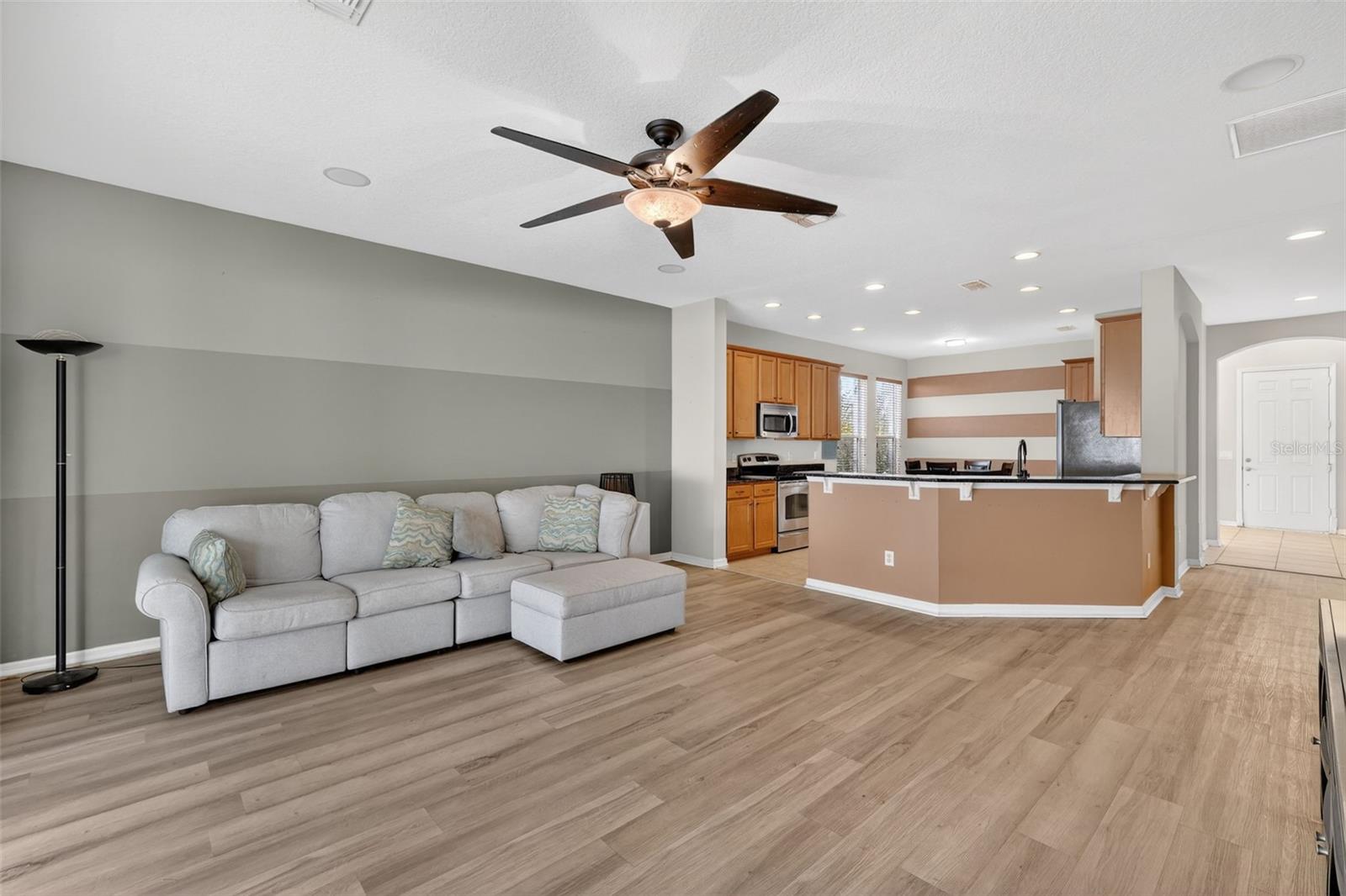 Image 6 of 30 For 2598 Plumadore Drive