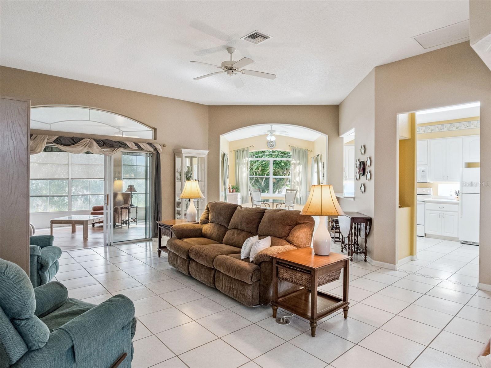 Image 9 of 55 For 4741 St Andrews Arcade