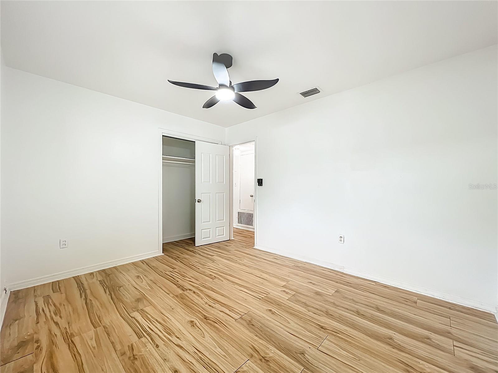 Image 11 of 32 For 2316 Hastings Street